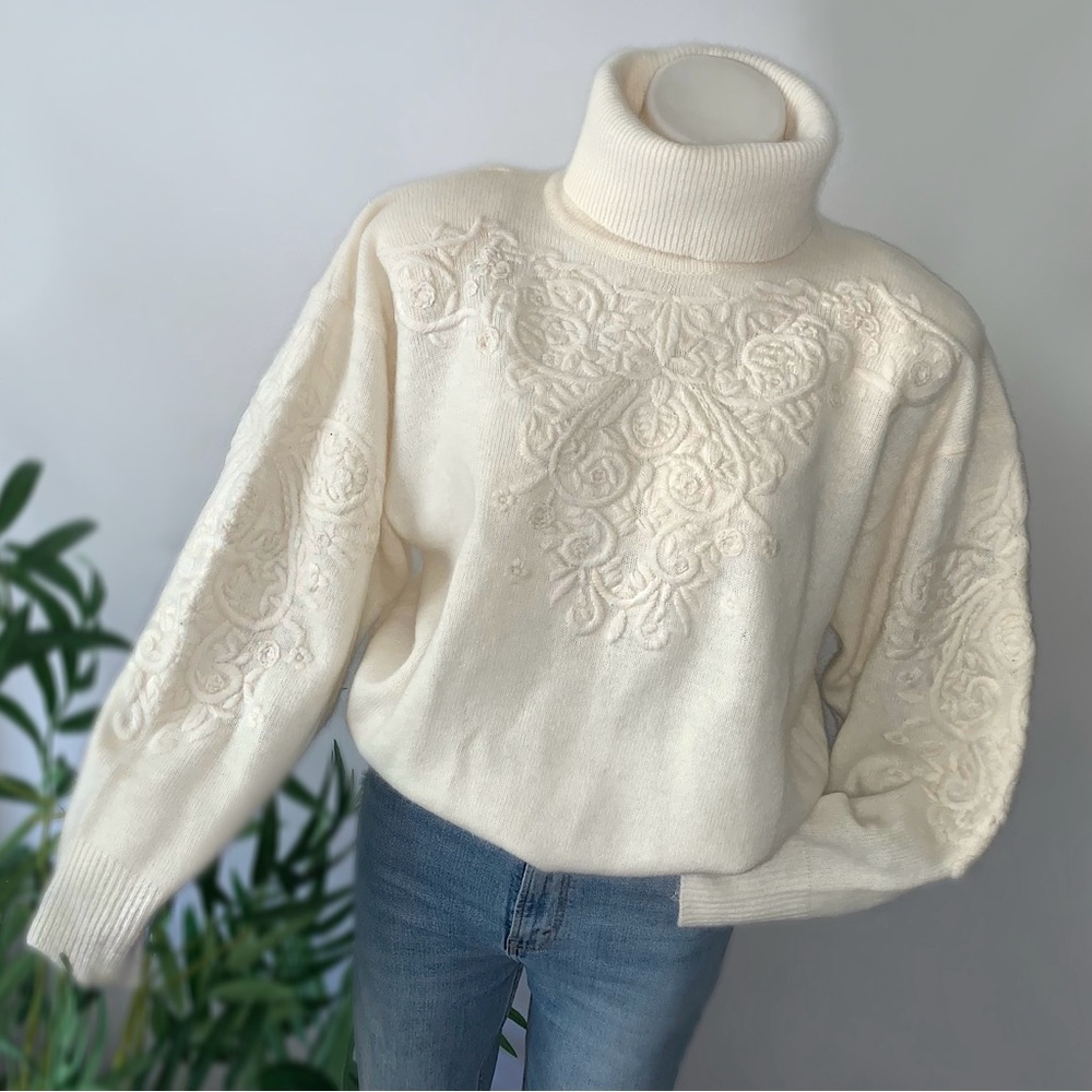 Vintage Cream Turtleneck Sweater with Embroidered Details